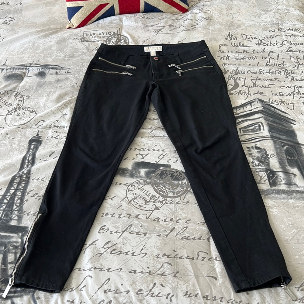 Michael Michael Kors black pants with zipper details Size 6
